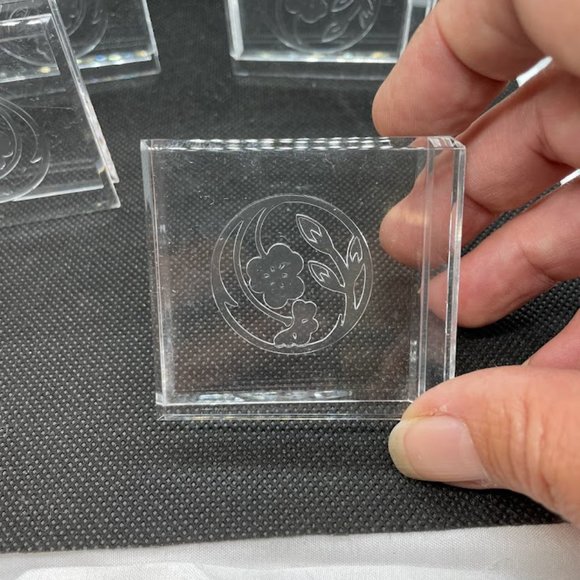 1982 Allegro Clear Plastic Floral Motif Napkin Holders Set of 8 Square Napkin - Picture 4 of 10